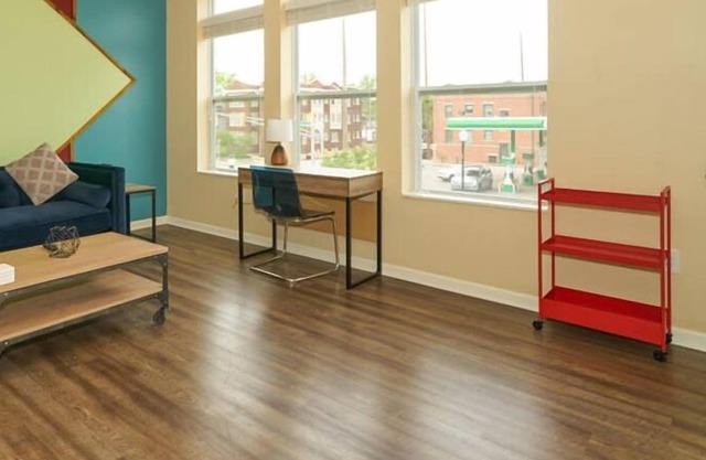 Lovely 1-Bedroom apartment w/ free parking garage