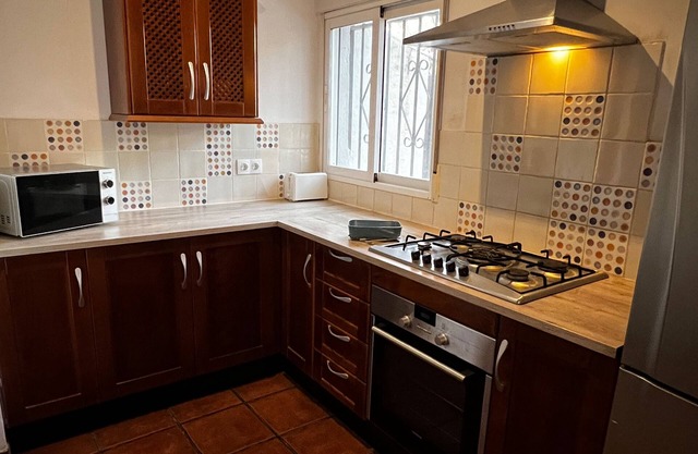10 Bed Villa With Private Garden and Pool
