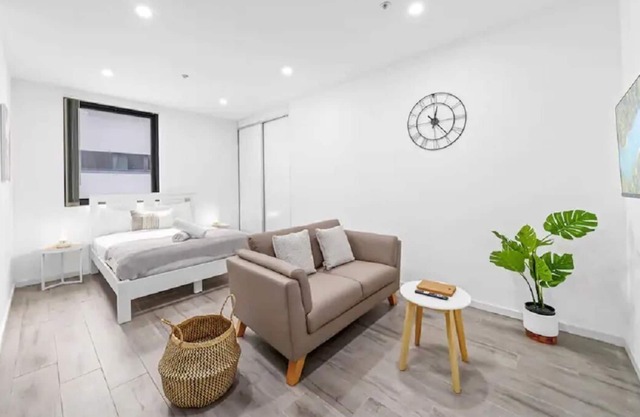 Lovely 1Bed Studio at Burwood | MHS