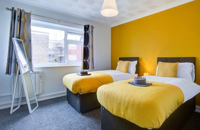 Lovely 2 Bed apartment Near The sea