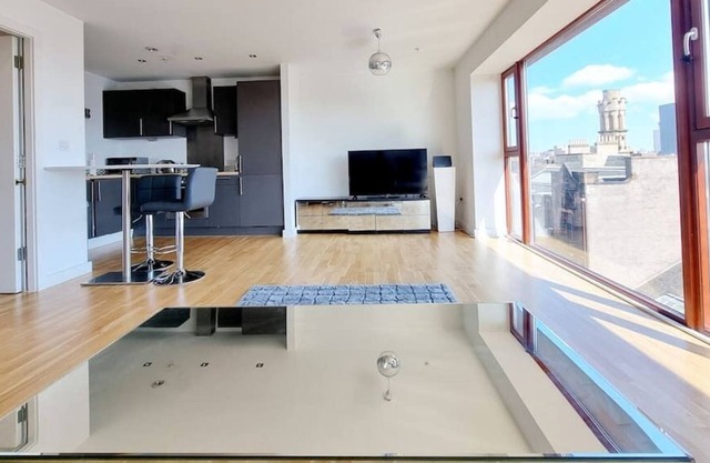 Lovely 2-bed Penthouse in the Heart of City Centre