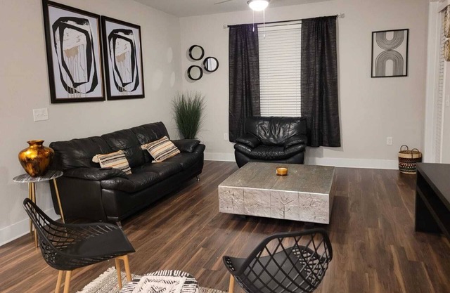 Lovely 2 bedroom 2 bath Oasis 15 mins from Disney