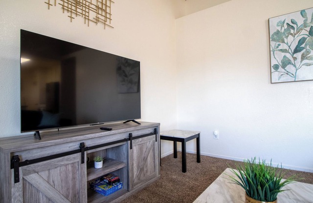 Lovely 2 bedroom 2 bath apartment