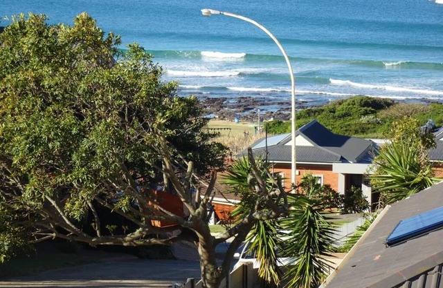 Lovely 2-bedroom apartment with free parking on premises