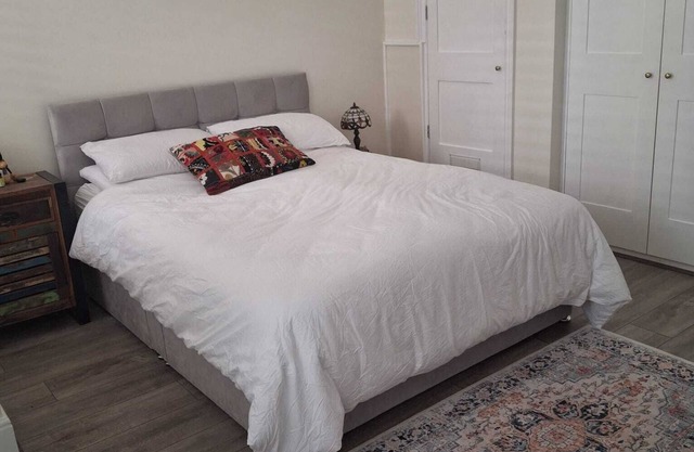 Lovely 2-bedroom apartment, 20 minutes from Central London