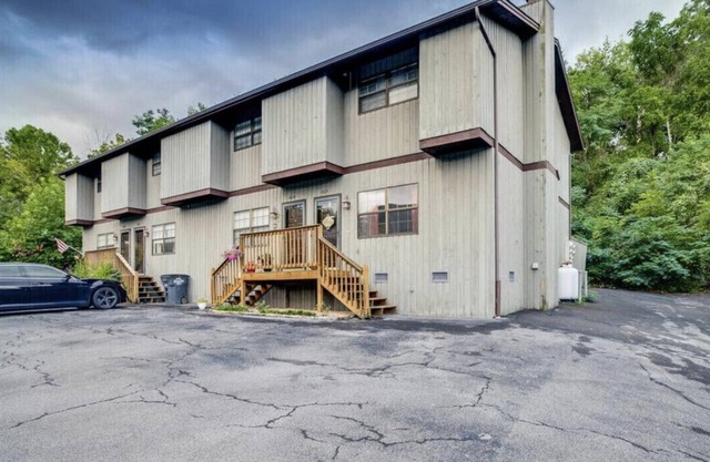 Lovely 2 Bedroom Condo Near Downtown & Golf