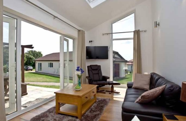 Lovely 2 Bedroom Holiday Chalet near Sidmouth