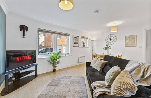 Lovely 2-bedroom in Warwick