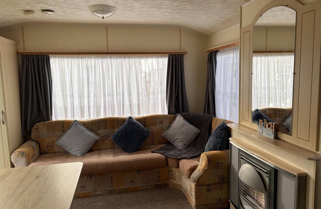 Lovely 2 Bedroom Static Caravan Brean, Somerset