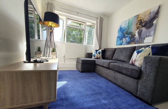 Lovely 2 - New Bedroom Flat