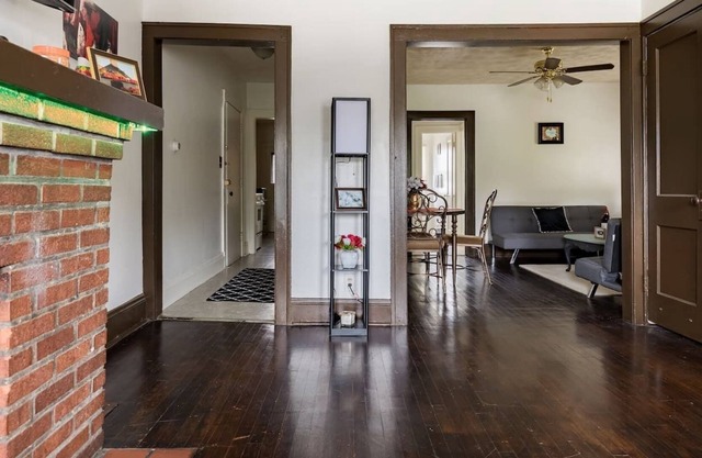 Lovely 2BR Apt,Fireplace, Close to DT,Free Parking