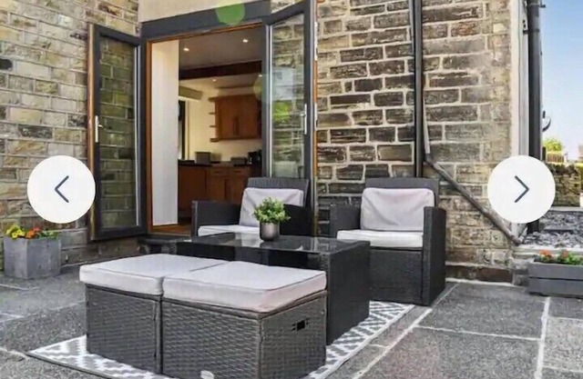 Lovely 3-Bed House in Holmfirth