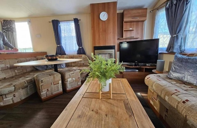 Lovely 3 bed with balcony and ramp