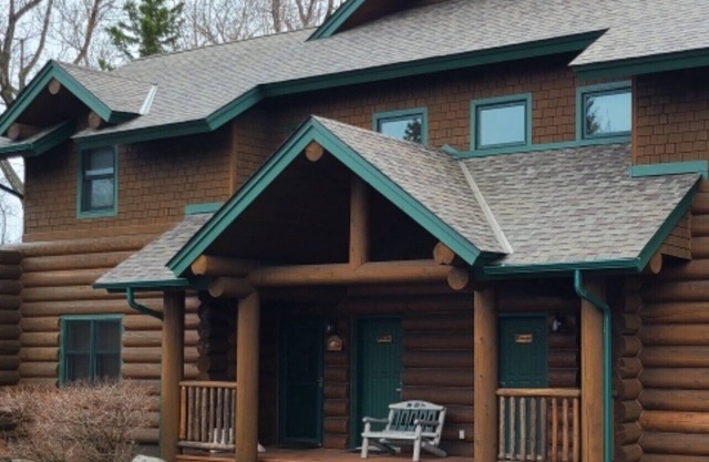 Lovely 3 bedroom, 3 bath cabin at Grand Superior Lodge, North Shore.