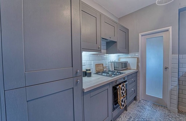 Lovely 3 Bedroom Home in Hereford with Parking