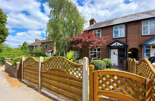 Lovely 3 Bedroom Home with Garden in Luton