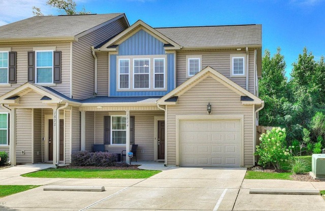 Lovely 3-bedroom townhome in Grovetown with AC, WiFi, Garage and close to town!