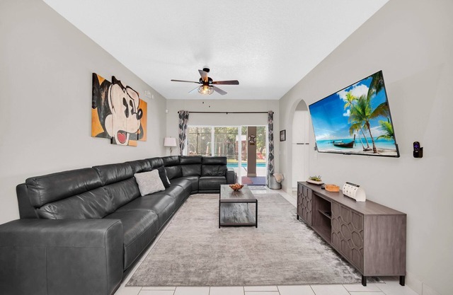 Lovely 4 Bed Pool Home with Game Room-5334CVL