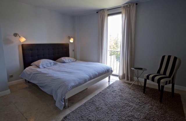Belle villa de 4 chambres avec piscine privée et beau jardin