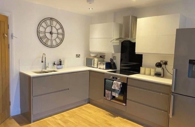 Lovely 5-Bed House in Brighton