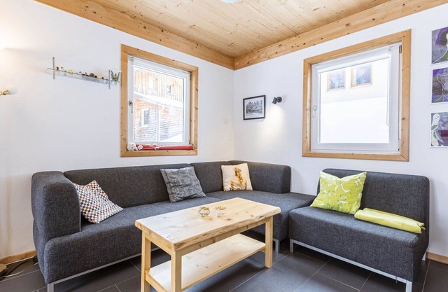 Bel appartement dans une maison de vacances avec WIFI, piscine, TV, terrasse et parking