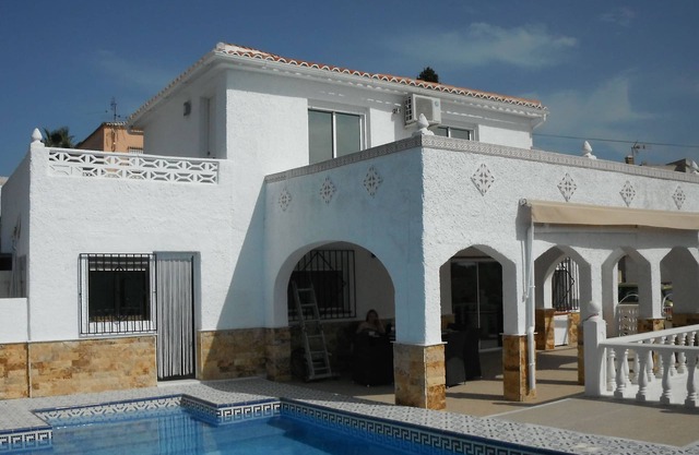 Belle villa climatisée, piscine privée à seulement 30 minutes de l'aéroport d'Alicante