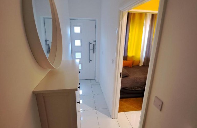 Lovely and Modern Groundfloor 1 Single Bedroom Condo with Netflix, Tea/Coffee/Biscuits