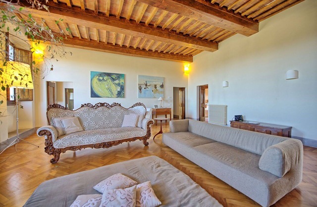 Confortable appartement avec WIFI, TV, terrasse, vue panoramique et parking, près de San Gimignano