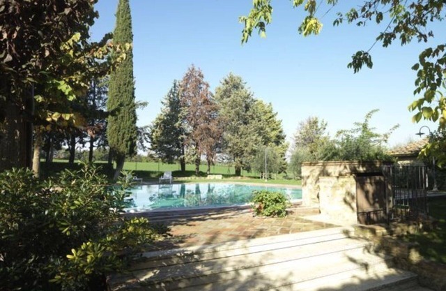 Joli appartement dans une maison de vacances avec piscine, TV, patio et animaux admis