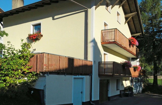 Agréable appartement pour 4 personnes avec WIFI, TV, terrasse et parking