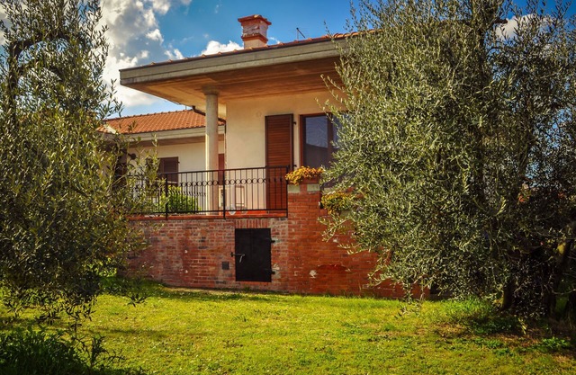 Bel appartement pour 4 personnes avec WIFI, TV, patio et parking, près de Arezzo