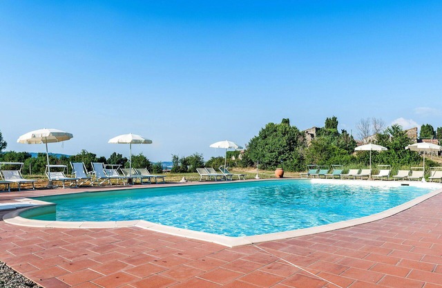 Appartement dans une maison de vacances avec piscine, WIFI, TV, terrasse, animaux admis, parking