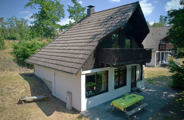 Bel appartement dans une maison de vacances avec WIFI, TV, patio, animaux admis, vue panoramique