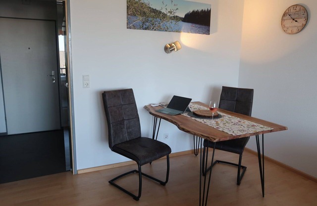 Bel appartement pour 2 personnes avec piscine, WIFI, TV, balcon et animaux admis