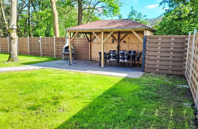 Joli appartement pour 2 personnes avec WIFI, TV, patio et parking