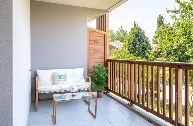 Joli appartement pour 4 personnes avec climatisation, WIFI, TV, balcon, animaux admis et parking
