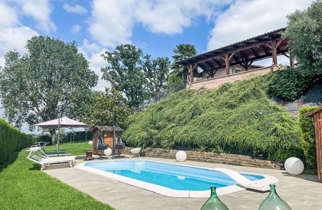 Joli appartement avec piscine, WIFI, climatisation, terrasse, animaux admis et vue panoramique
