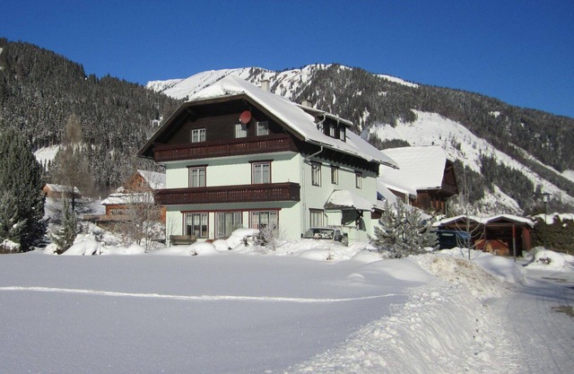 Bel appartement pour 4 personnes avec WIFI, TV, terrasse, vue panoramique et parking