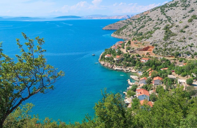 Confortable appartement pour 3 personnes avec climatisation, WIFI, TV et terrasse