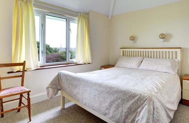 Lovely apartment for 4 people with WIFI, TV, pets allowed, panoramic view and parking
