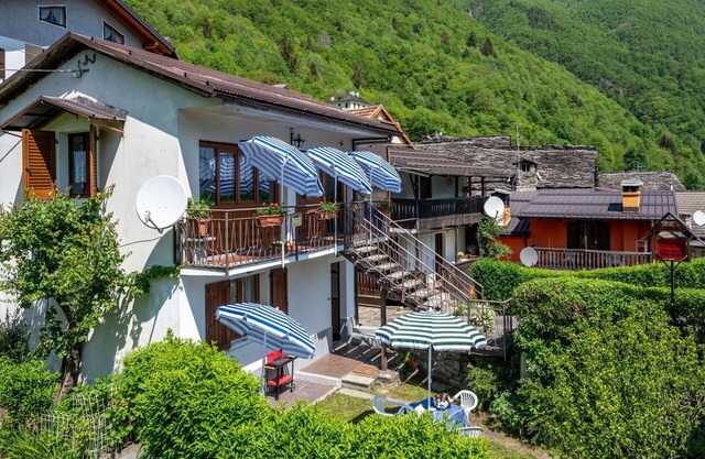 Bel appartement pour 5 personnes avec WIFI, TV et animaux admis