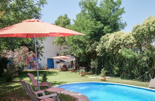 Agréable appartement avec piscine privée, climatisation, WIFI, TV, animaux admis et parking