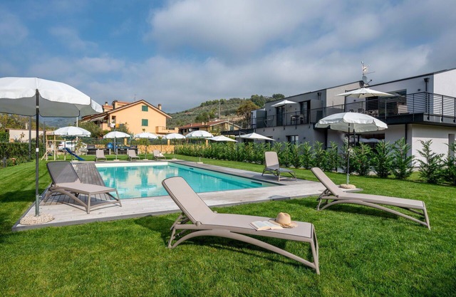 Confortable appartement avec piscine, WIFI, climatisation, TV, terrasse et animaux admis