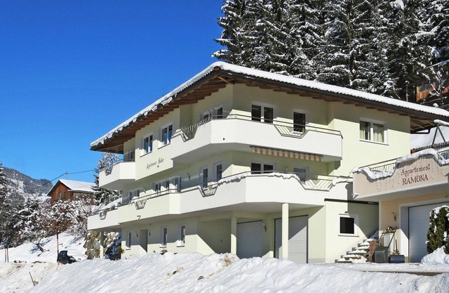 Agréable appartement pour 7 personnes avec WIFI, TV, balcon et parking