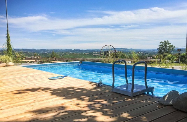 Confortable appartement pour 4 personnes avec WIFI, piscine, TV, patio, animaux admis et parking