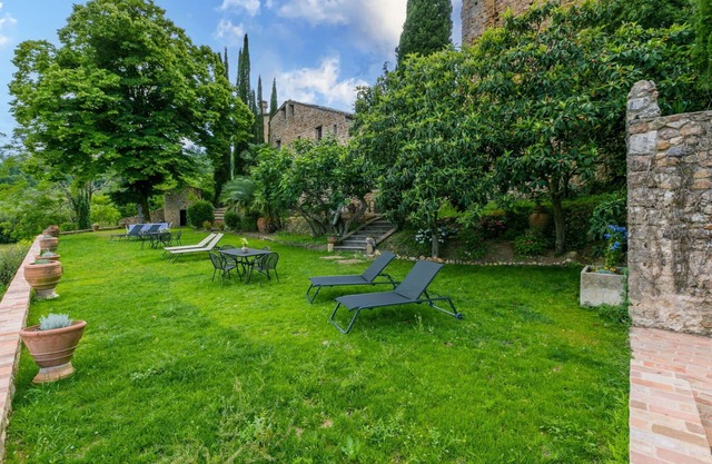 Confortable appartement pour 10 personnes avec WIFI, TV, patio, animaux admis et vue panoramique