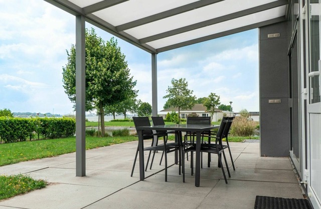 Agréable appartement dans une maison de vacances pour 4 personnes avec WIFI, piscine, TV et parking