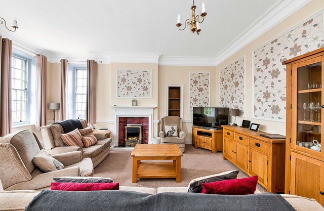 Lovely apartment for 6 guests with WIFI, pool, hot tub, terrace and parking