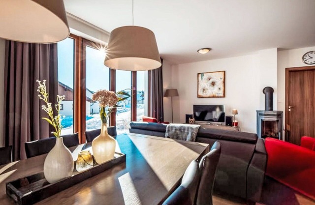 Bel appartement dans une maison de vacances avec WIFI, TV, terrasse et animaux admis