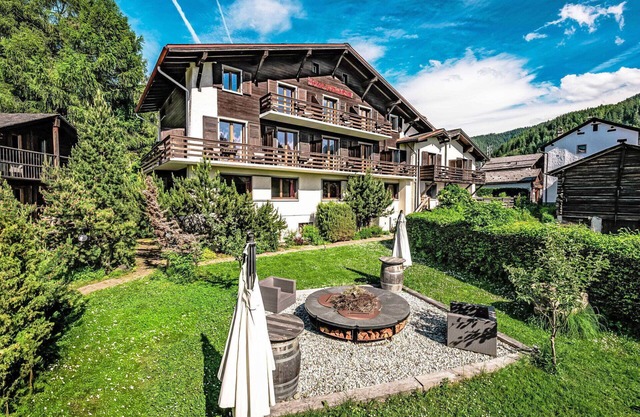 Belle maison de vacances privée avec WIFI, bain à remous, terrasse et parking